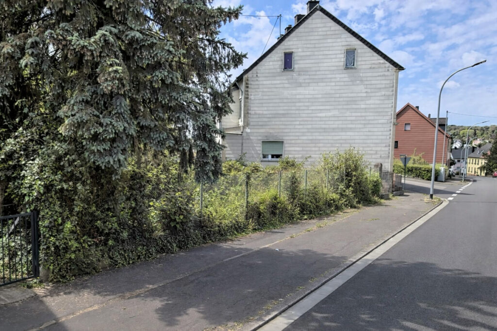 Grundstück